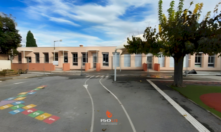 Rénovation énergétique de l’École du Lion d’Or à Saint-Martin-de-Crau : Isolis améliore le confort scolaire par l’isolation thermique extérieure
